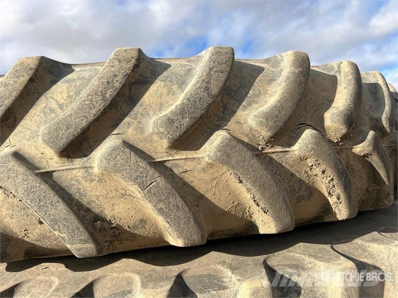 Quantity of (4) Firestone 380/105R50 Tires - Fits Gume, kotači i naplatci