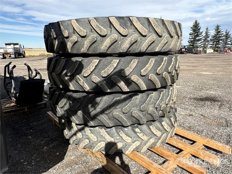  Quantity of (4) Firestone 380/105R50 Tires - Fits  Pneumatici, ruote e cerchioni