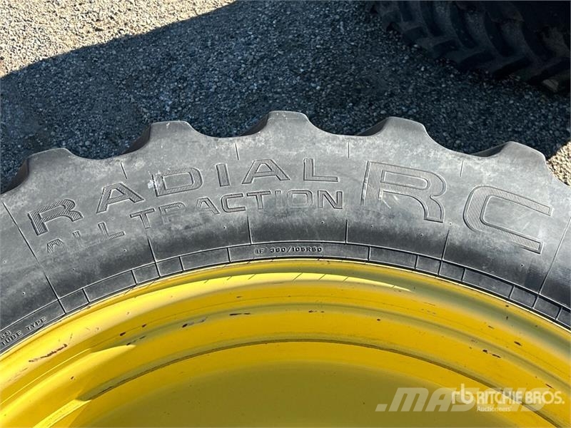 Quantity of (4) Firestone Radial All Traction RC 轮胎、车轮、轮圈