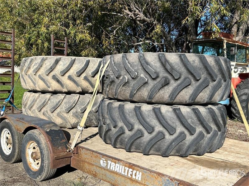 Quantity of (4) Firestone 600/65R38 Tires - Fits J Gume, točkovi i felne