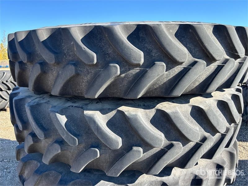 Quantity of (4) Firestone Radial All Traction RC 轮胎、车轮、轮圈