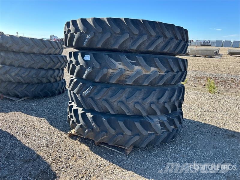Quantity of (4) Firestone Radial All Traction RC 轮胎、车轮、轮圈