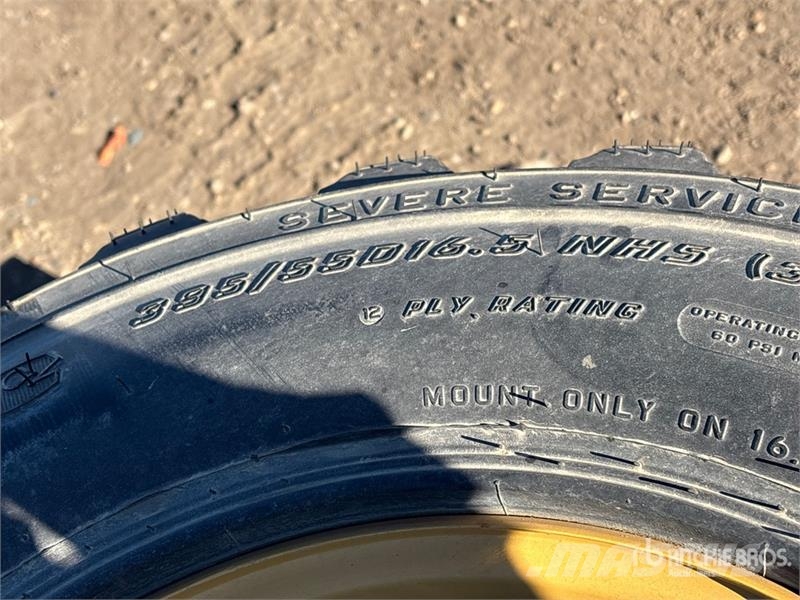  Quantity of (4) Firestone Duraforce 33X15.50-16.5  الإطارات والعجلات والحافات