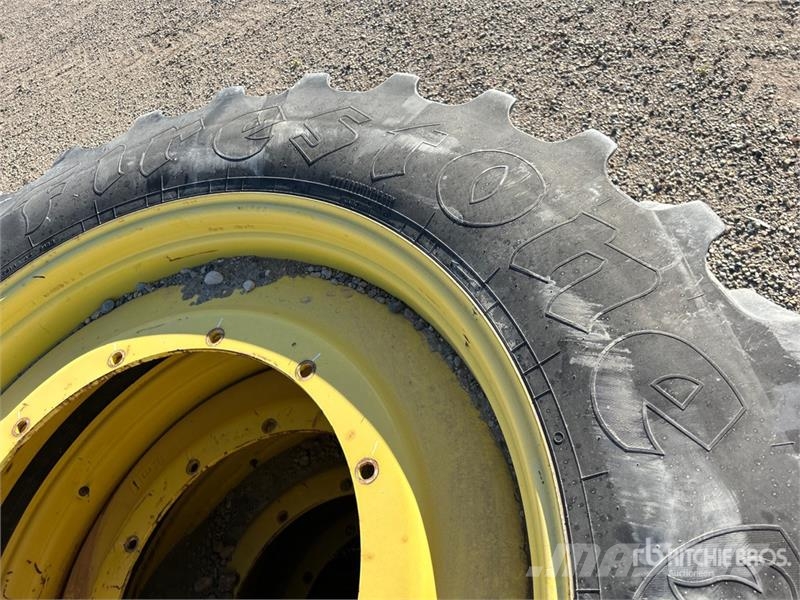 Quantity of (4) FireStone Radial All Traction RC Gume, točkovi i felne