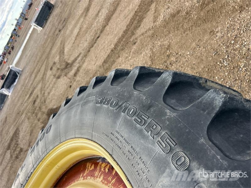 Quantity of (4) Firestone Radial 9100 380/105R50 T Gume, kotači i naplatci
