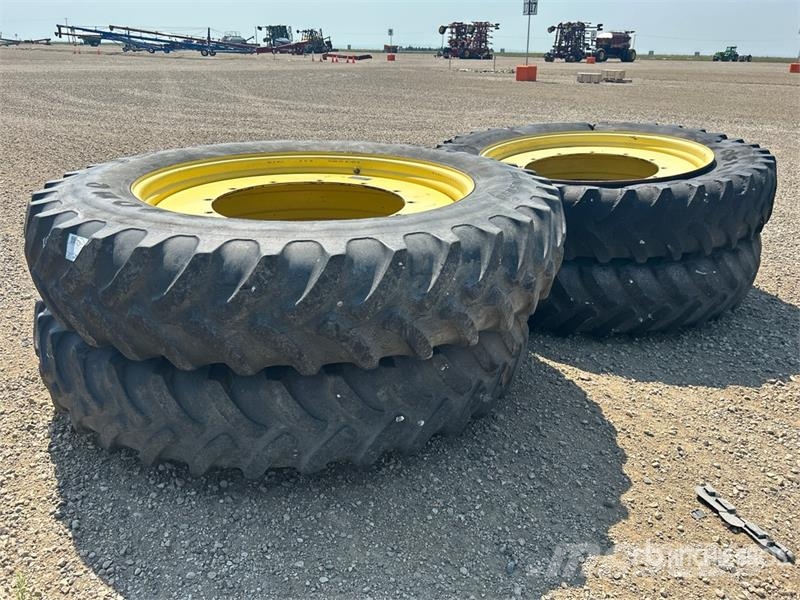 Quantity of (4) Firestone Radial 9100 380/105R50 T Opony, koła i felgi