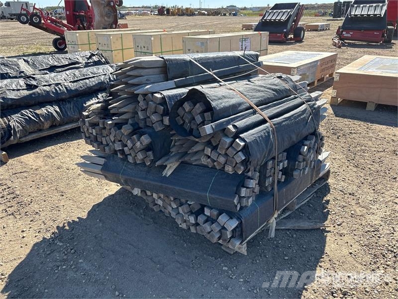 Quantity of 4 ft Wood Posts Fencing Karja-aidat