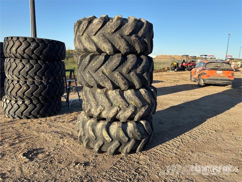 Quantity of (4) Galaxy 20.5x25 Tires Gume, točkovi i felne