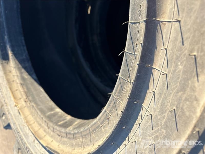 Quantity of (4) Galaxy 20.5x25 Tires Gume, točkovi i felne