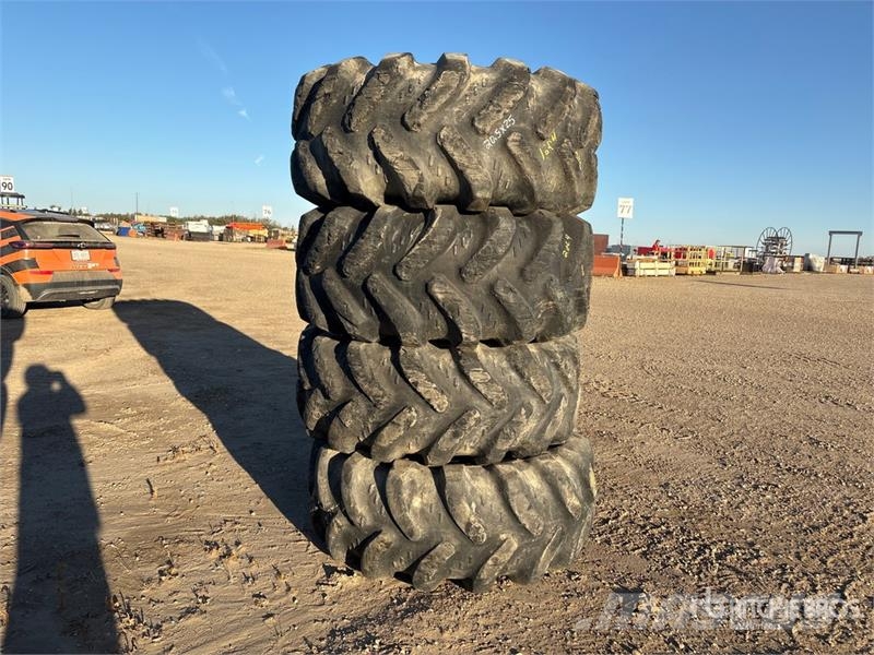 Quantity of (4) Galaxy 20.5x25 Tires Gume, točkovi i felne