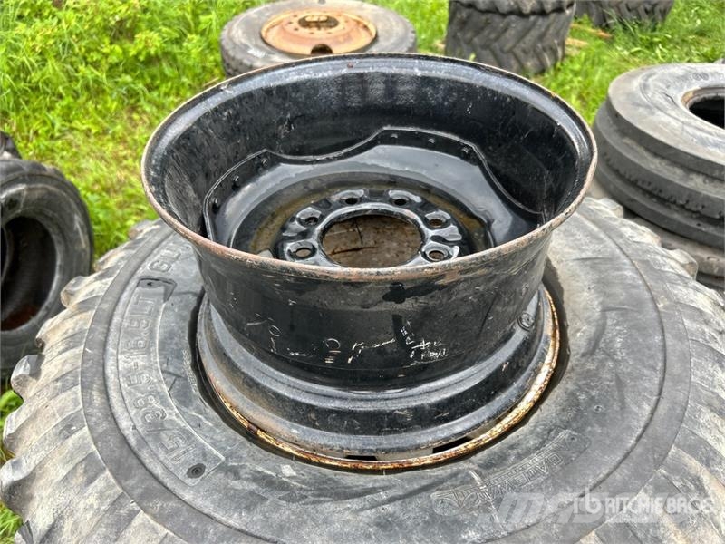 Quantity of (4) Gateway 15/38.5-16.5 LT Tires Tyres, wheels and rims