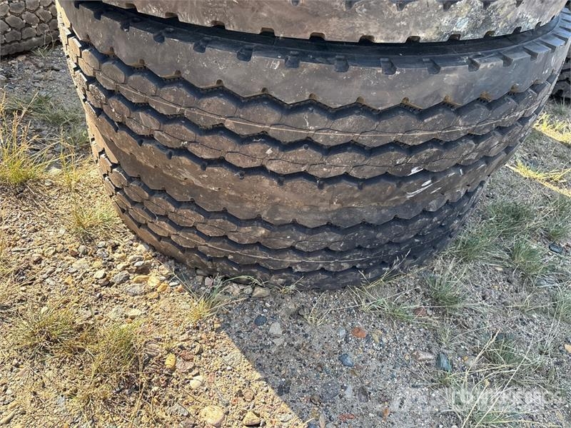  Quantity of (4) Gentire GA922 11R22.5 Tires (Unuse Шины и колёса