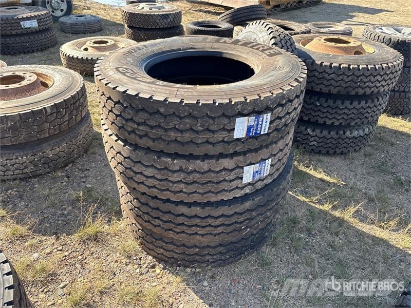  Quantity of (4) Gentire GA922 11R22.5 Tires (Unuse Шины и колёса