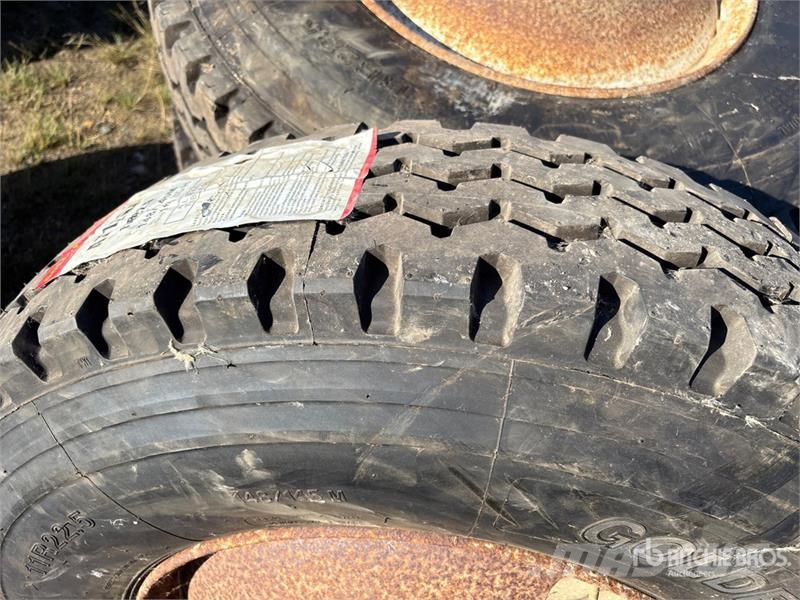  Quantity of (4) Golden Crown AZ126 11R22.5 Tires ( Шины и колёса