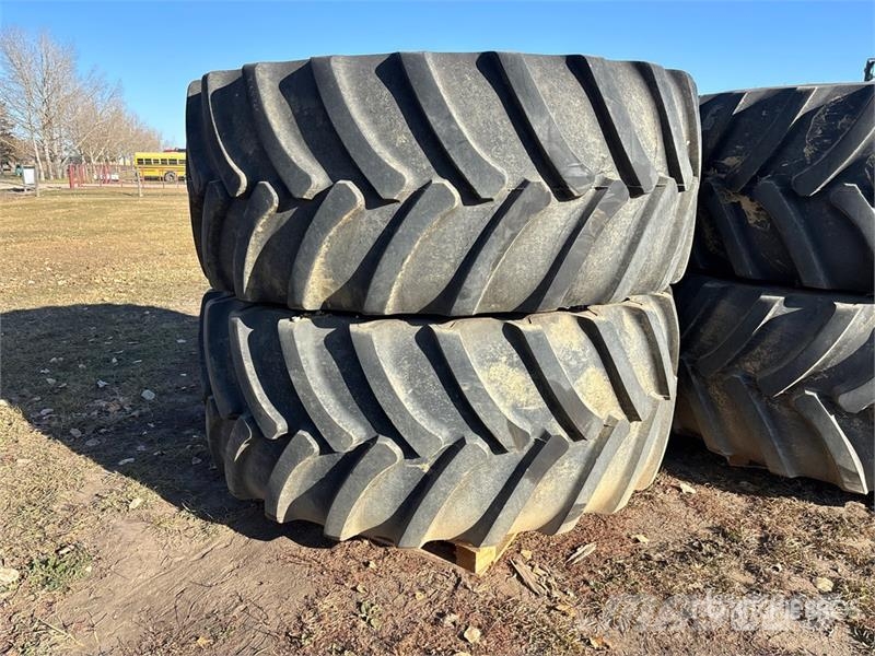 Quantity of (4) Good Year Optiorque LSW 800/55R46 Gume, točkovi i felne