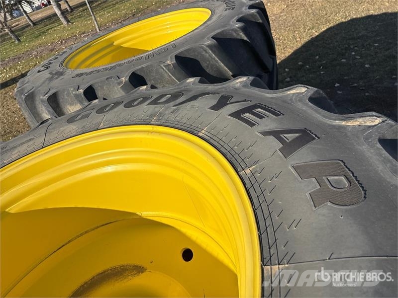 Quantity of (4) Good Year Optiorque LSW 800/55R46 Gume, točkovi i felne