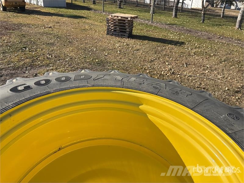 Quantity of (4) Good Year Optiorque LSW 800/55R46 Gume, točkovi i felne
