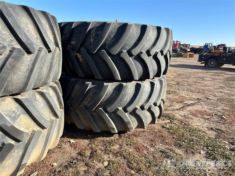 Quantity of (4) Good Year Optiorque LSW 800/55R46 Gume, točkovi i felne