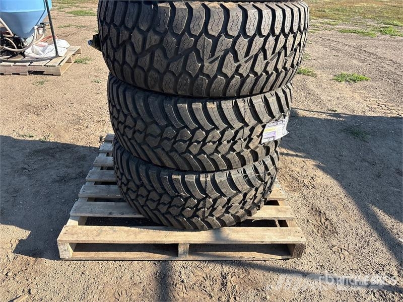 Quantity of (4) Grizzly Mita 35x12.5R20 Tires (Unu Tyres, wheels and rims