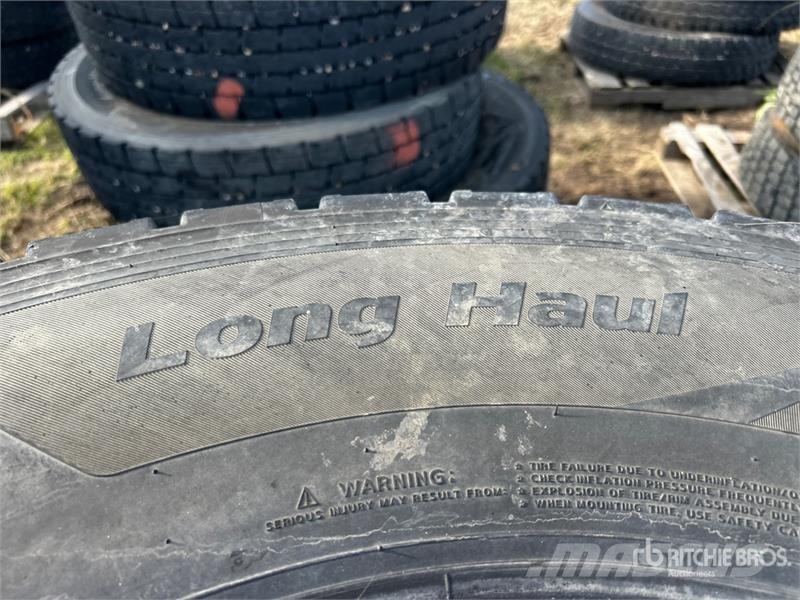 Quantity of (4) Hankook 11R24.5 Tires Tyres, wheels and rims