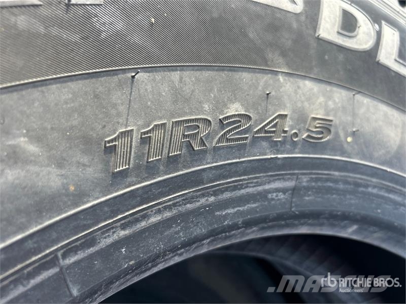 Quantity of (4) Hankook 11R24.5 Tires Tyres, wheels and rims