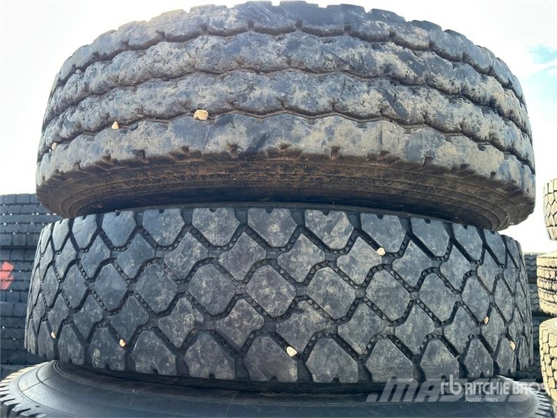 Quantity of (4) Hankook 11R24.5 Tires Tyres, wheels and rims