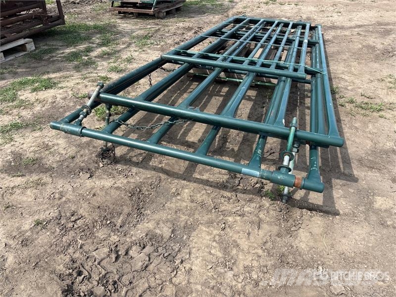 Quantity of (4) Hi-Hog Steel Livestock Gate Muu farmitehnika ja tarvikud