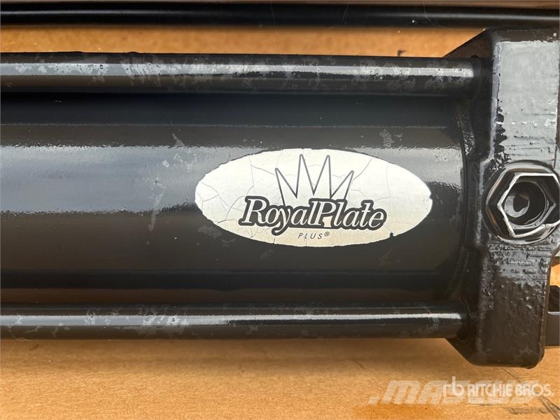 Quantity of (4) Hydraulic Cylinder Transportes - Outros