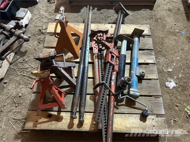 Quantity of (4) Jack Строителство - Други
