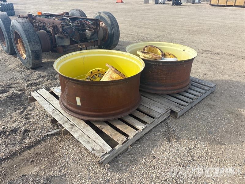 Quantity of (4) John Deere Wheel Spacers Muud osad