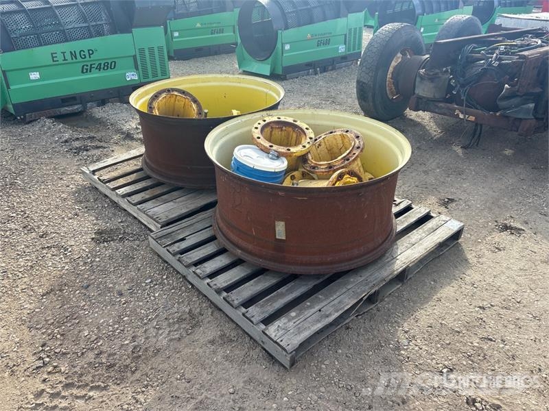 Quantity of (4) John Deere Wheel Spacers Muud osad