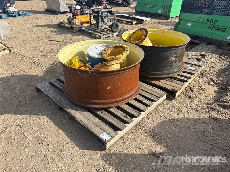 Quantity of (4) John Deere Wheel Spacers Muud osad