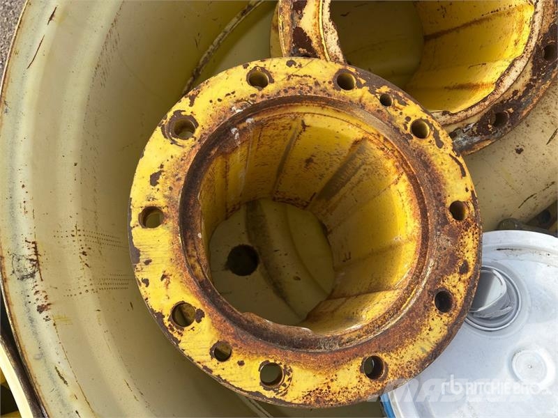 Quantity of (4) John Deere Wheel Spacers Muud osad