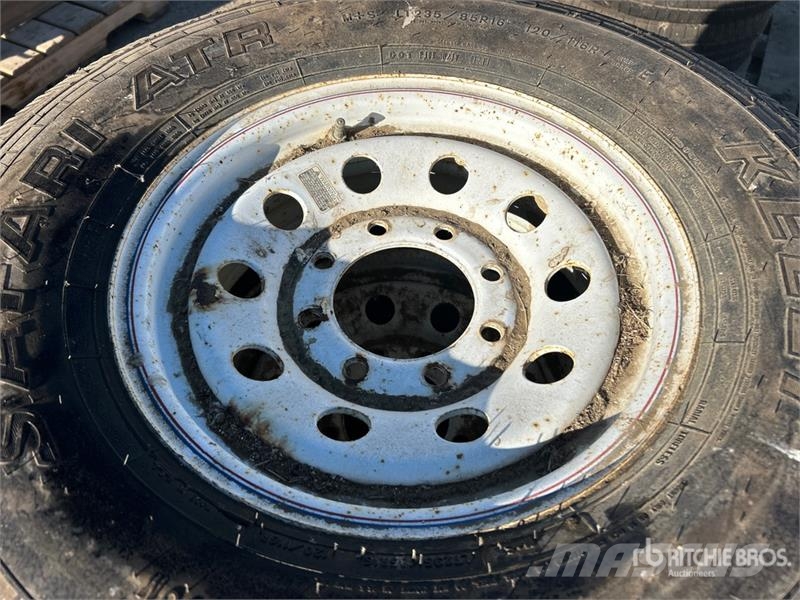 Quantity of (4) Kelly 235/85R16 Tires Шины и колёса