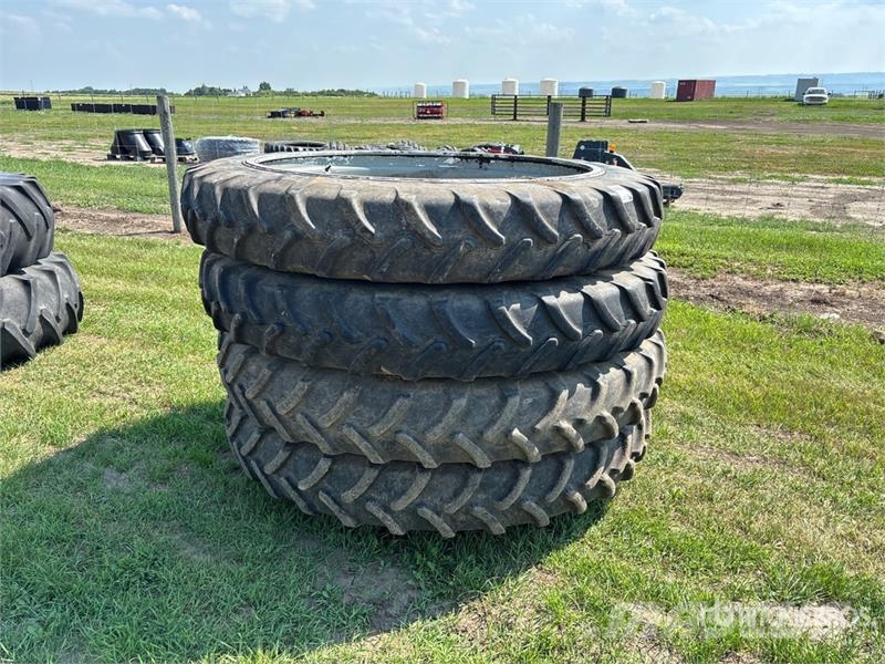 Quantity of (4) Kleber 270/95R54 Tires - Fits Roga Opony, koła i felgi