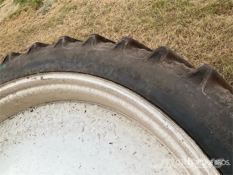 Quantity of (4) Kleber 230/95R48 Tires - Fits Roga Dekk, hjul og felger
