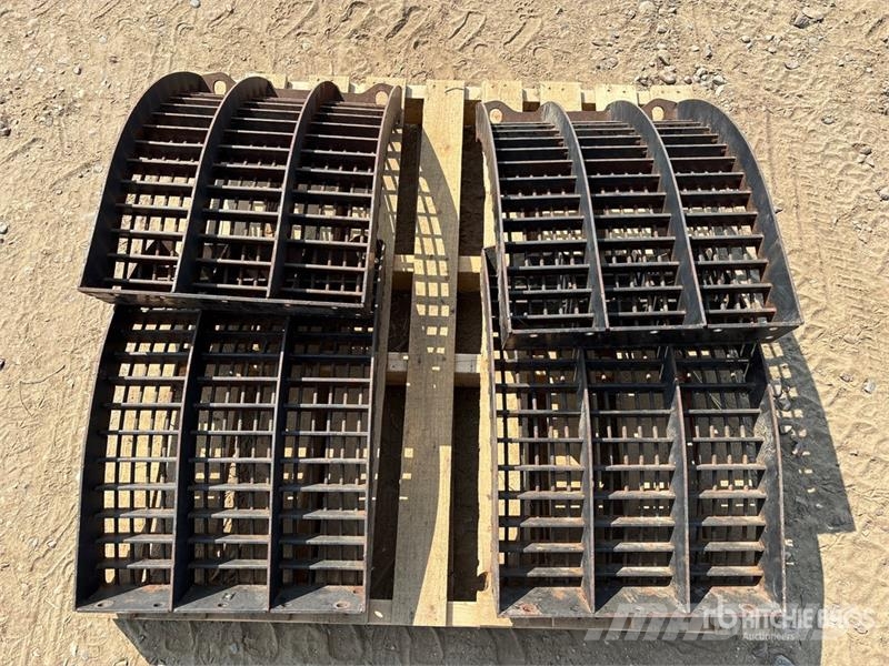 Quantity of (4) Large Wire Combine Concave - Fits Sklízecí mlátičky
