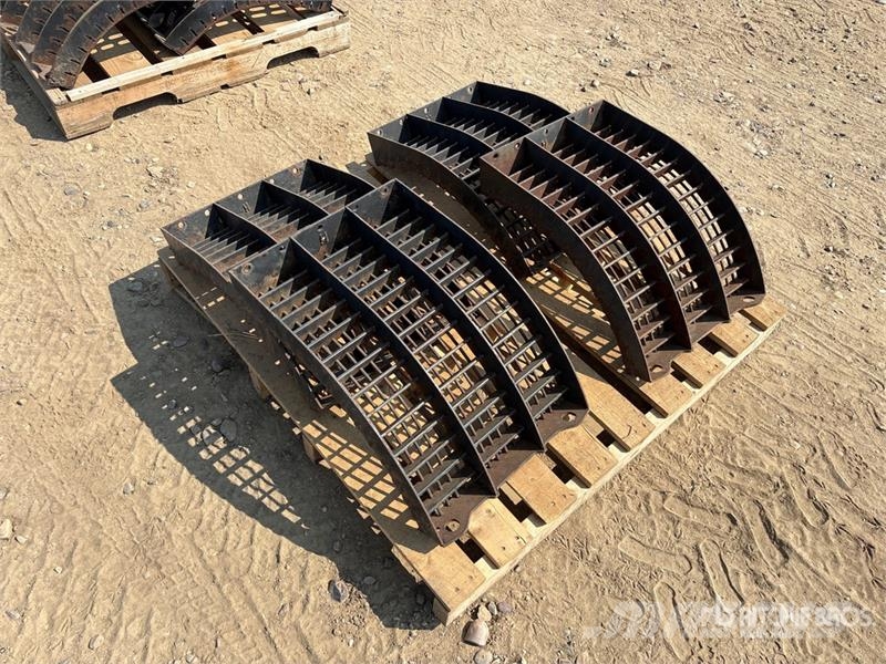 Quantity of (4) Large Wire Combine Concave - Fits Sklízecí mlátičky
