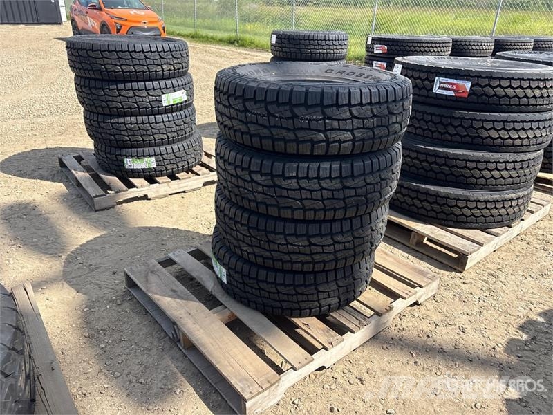  Quantity of (4) Linglong 265/75R16 Tires (Unused) Tyres, wheels and rims