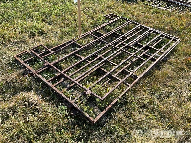 Quantity of (4) . Livestock Panel Other livestock machinery and accessories