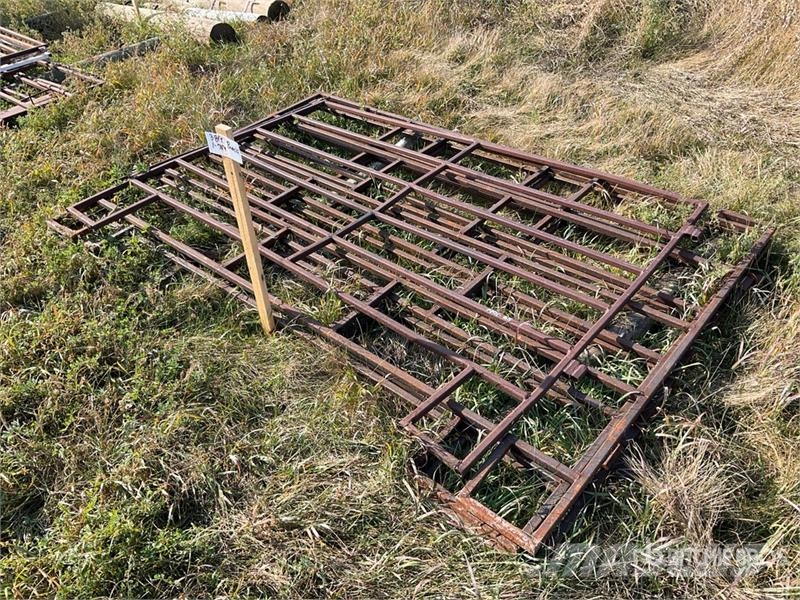 Quantity of (4) . Livestock Panel Other livestock machinery and accessories