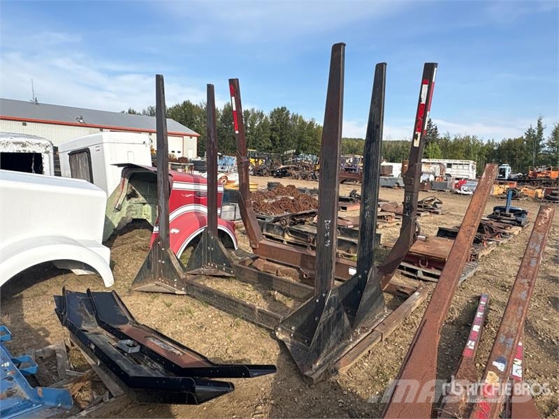 Quantity of (4) Logging Trailer Bunks Drugi deli