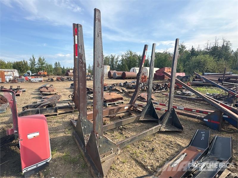 Quantity of (4) Logging Trailer Bunks Drugi deli