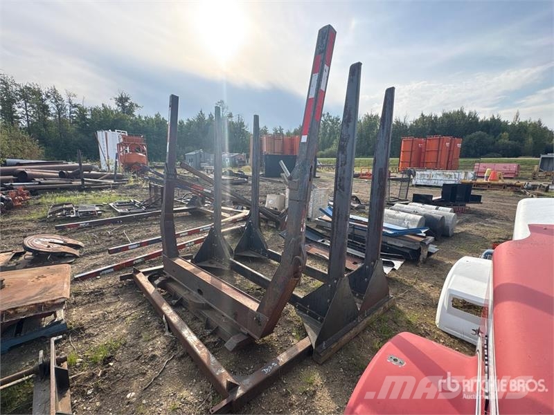 Quantity of (4) Logging Trailer Bunks Drugi deli