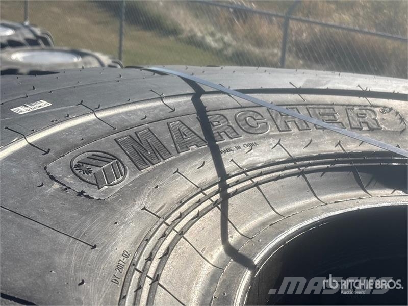 Quantity of (4) Marcher Dumax 568 23.5R25 Tires - Gume, točkovi i felne