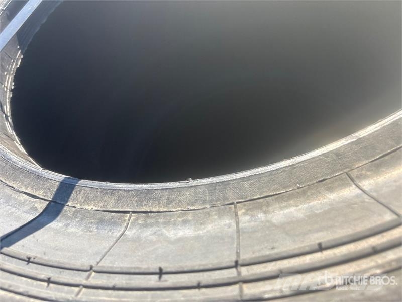 Quantity of (4) Marcher Dumax 568 23.5R25 Tires - Gume, točkovi i felne