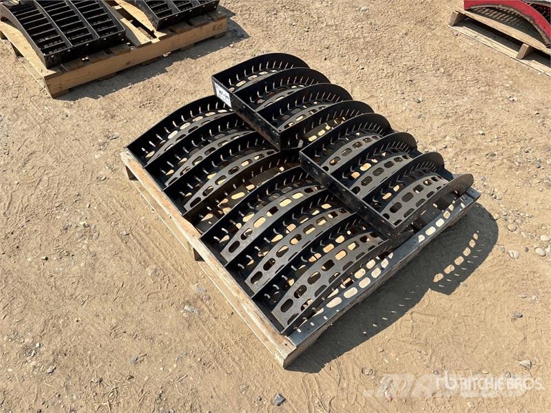 Quantity of (4) Max Thresh Inserts Combine Concave Sklízecí mlátičky
