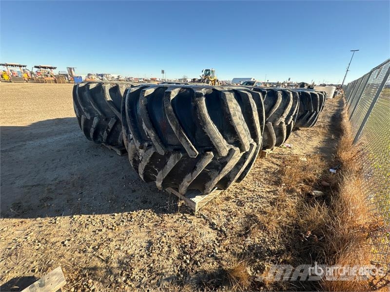 Quantity of (4) Maxam 66/43.00-25 Tires Gume, točkovi i felne