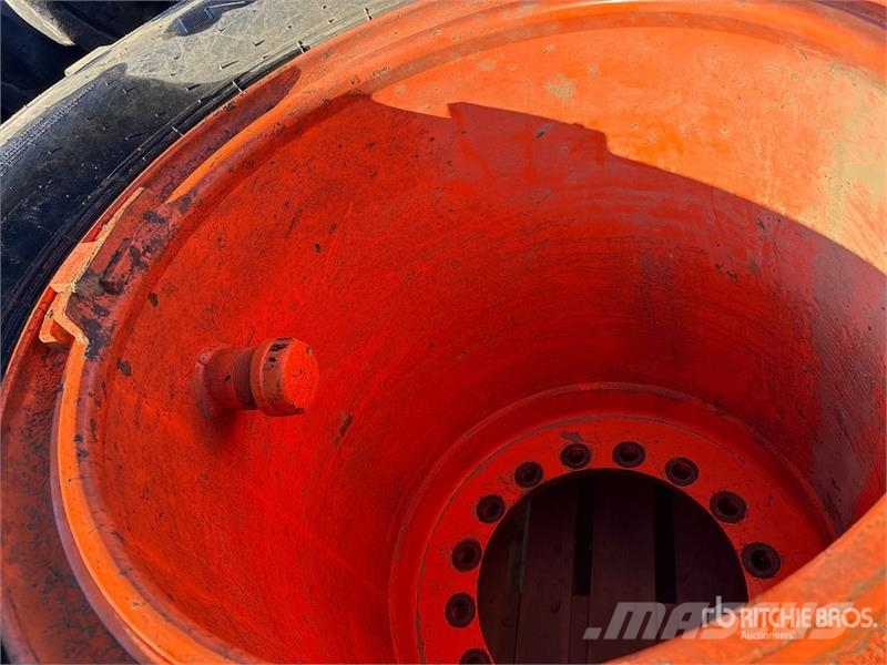 Quantity of (4) Maxam 66/43.00-25 Tires Gume, točkovi i felne