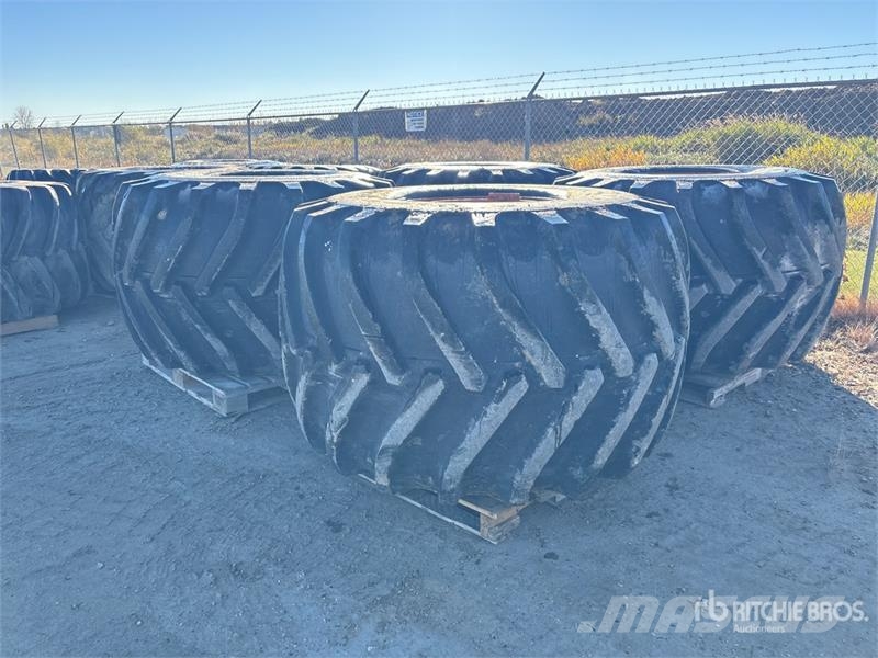Quantity of (4) Maxam 66/43.00-25 Tires Gume, točkovi i felne